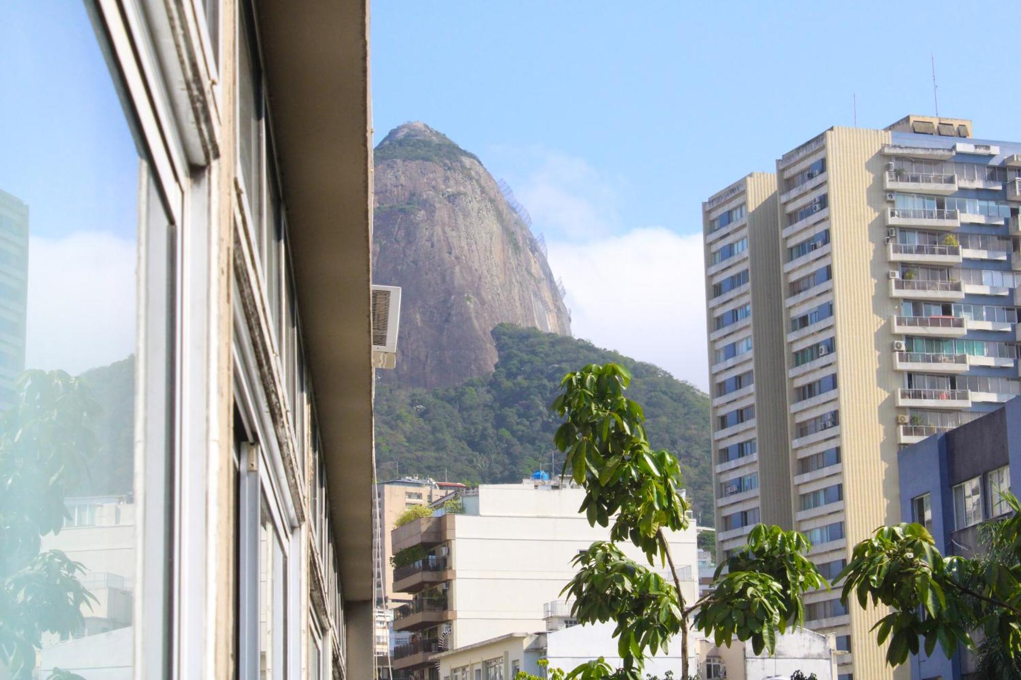Ape No Coracao Do Leblon *