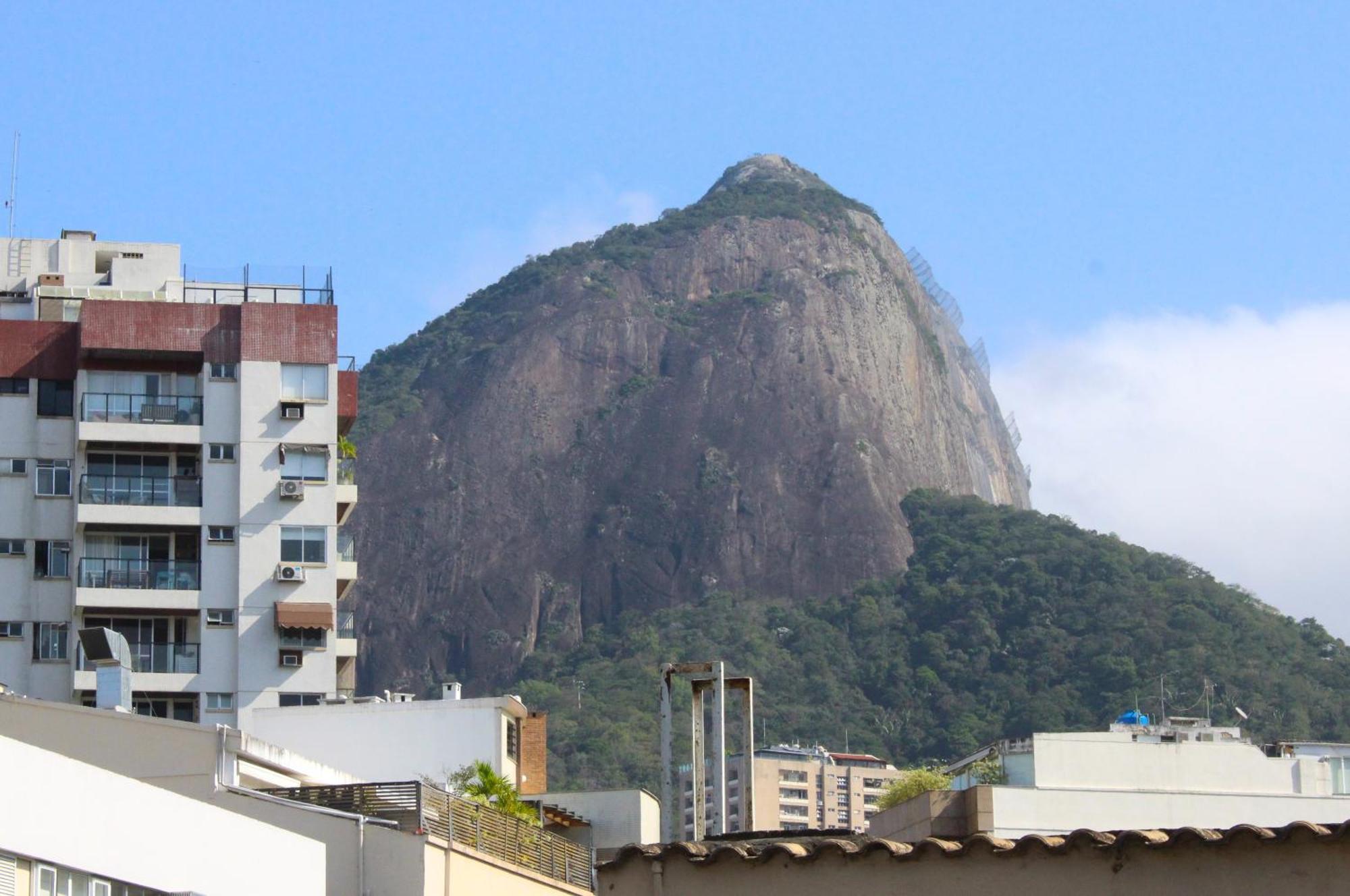 Ape No Coracao Do Leblon * Rio de Janeiro